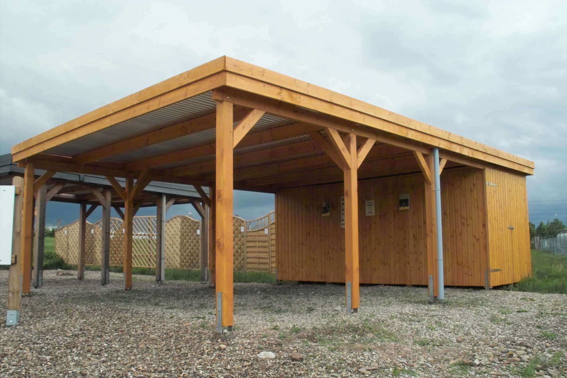 Holzcarport mit Schuppen in Schwerin