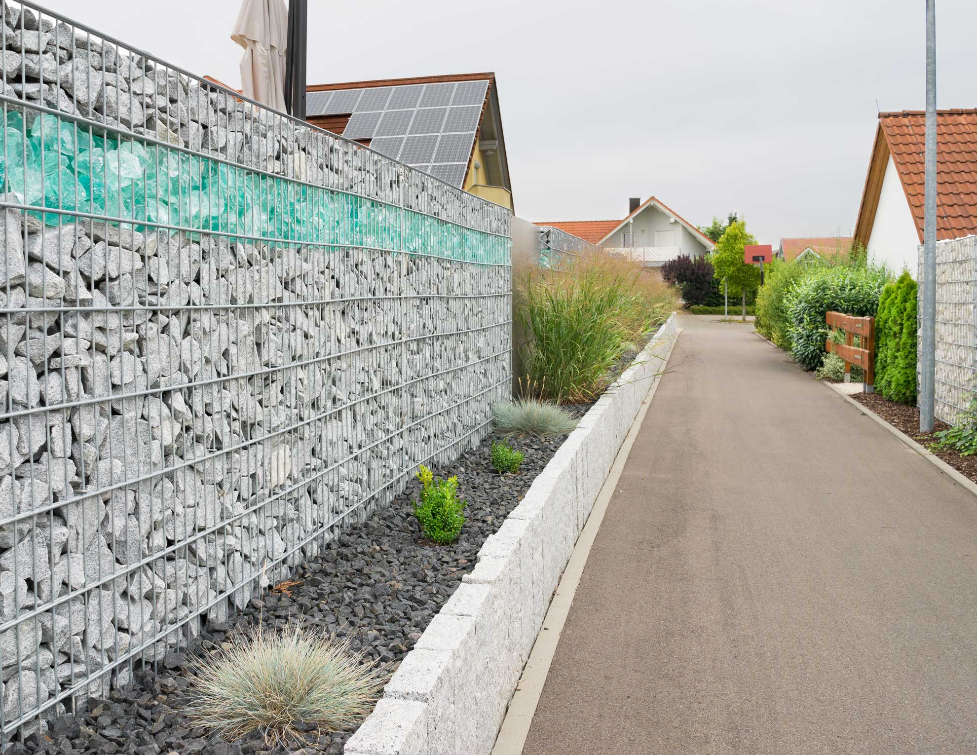 Gabionen im Wohngebiet in Schwerin