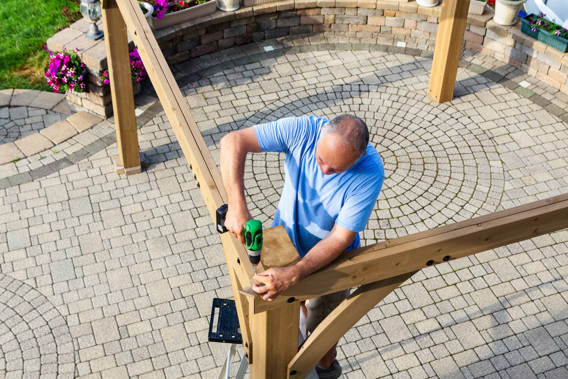 Bau einer Pergola aus Holz in Schwerin
