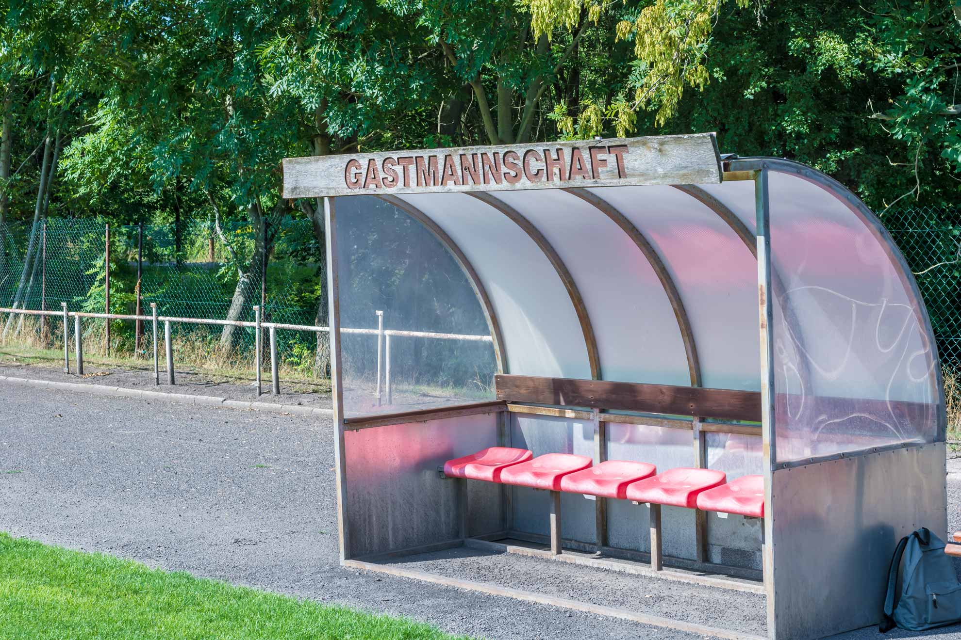 sportplatz_bank.jpg
